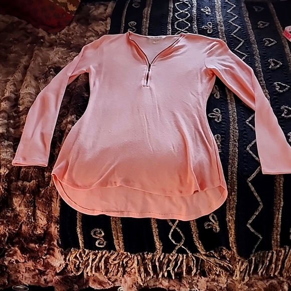 Peter Nygard Tops - Knit top